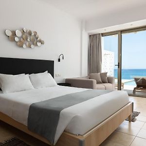 Chambre Double de Luxe Côté Piscine